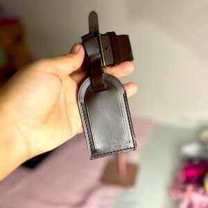 Louis Vuitton Luggage Tag & Poignant Set Brown